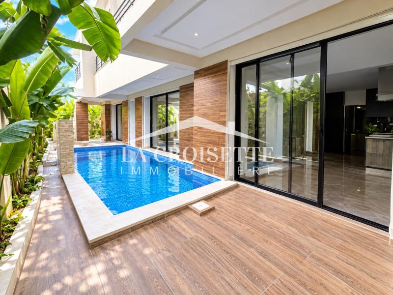 Duplex S+5 avec piscine aux Jardins de Carthage